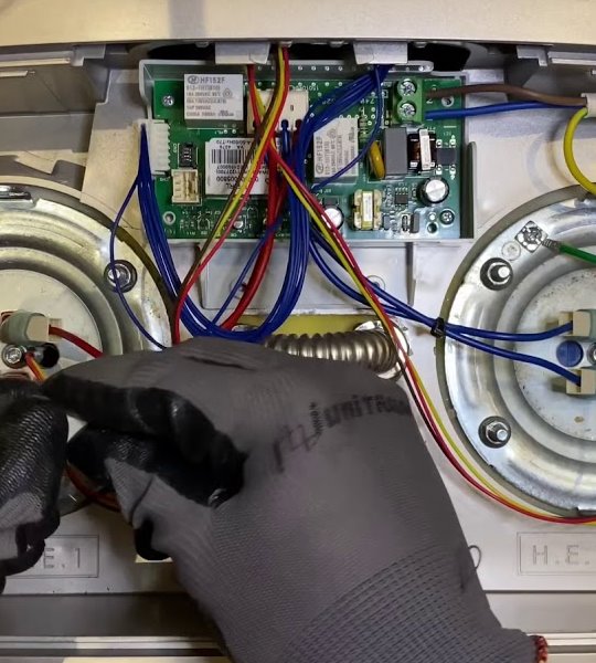 ARISTON VELIS 80L Sensor — серый (версия с регулятором / панелью)