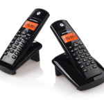 Радиотелефон Motorola D402C — 2.4 ГГц, двойной комплект, экран, громкая связь, АОН